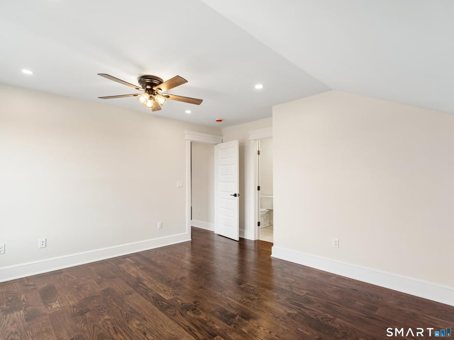 12 Meadowcrest Drive North Photo 31