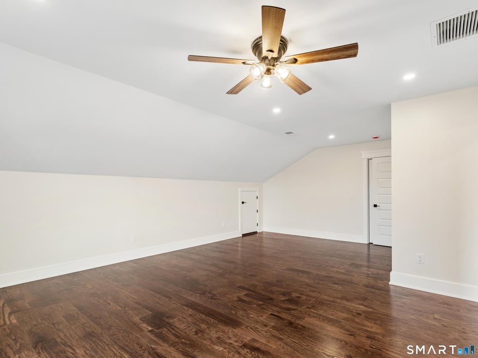 12 Meadowcrest Drive North Photo 35