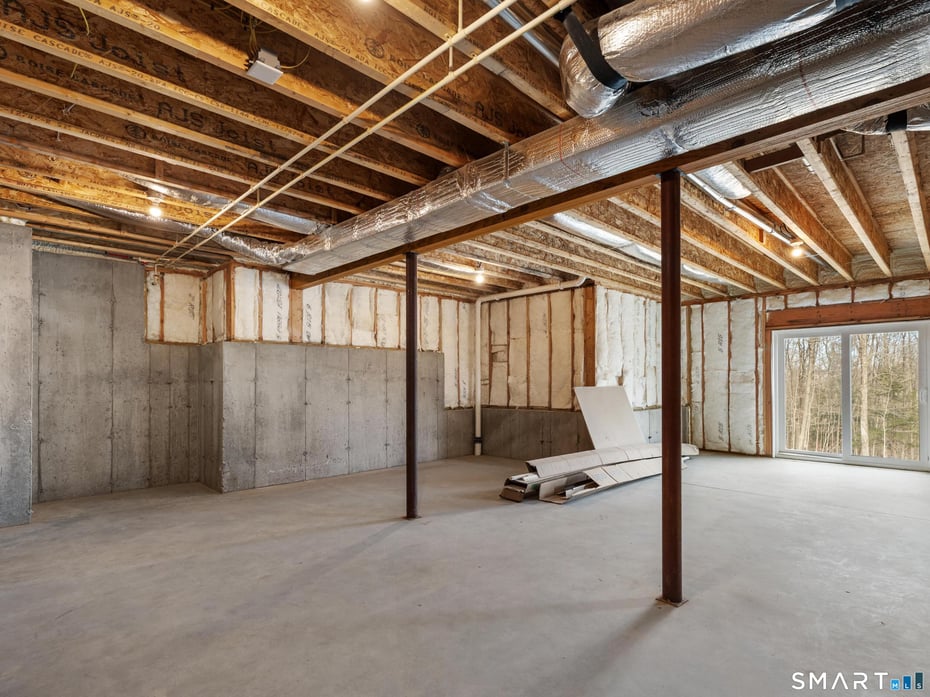 12 Meadowcrest Drive North Photo 38