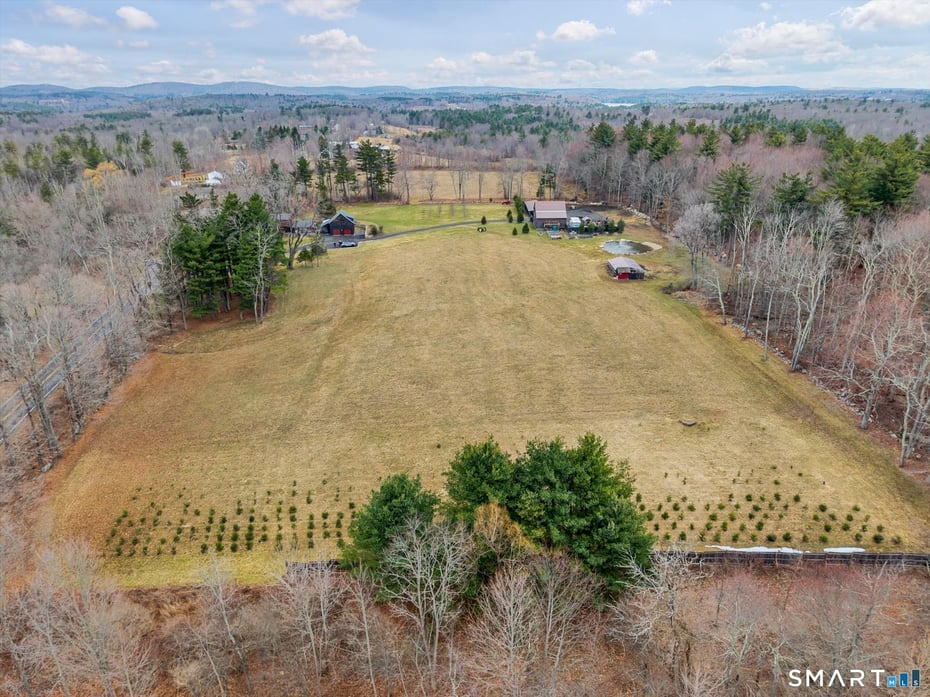 566 Maple Street Photo 3