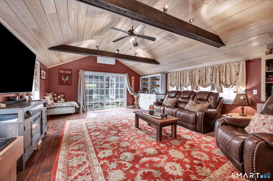 566 Maple Street Photo 11