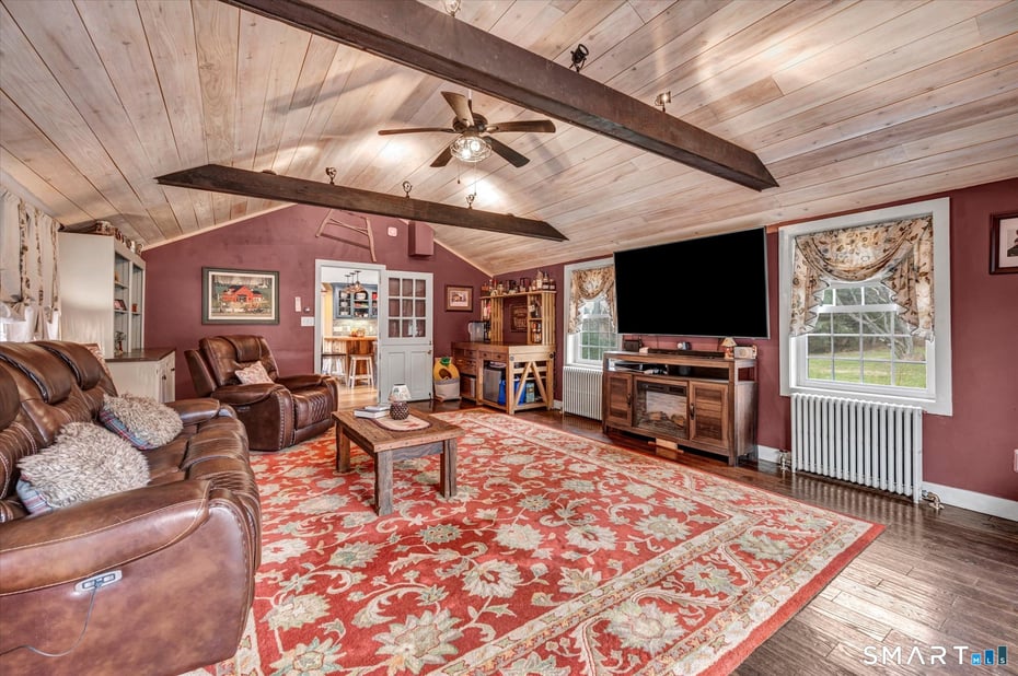 566 Maple Street Photo 13