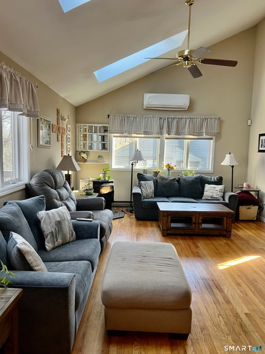 302 Cliffside Drive  #+ Garage G82 #+ Garage G82 Photo 2