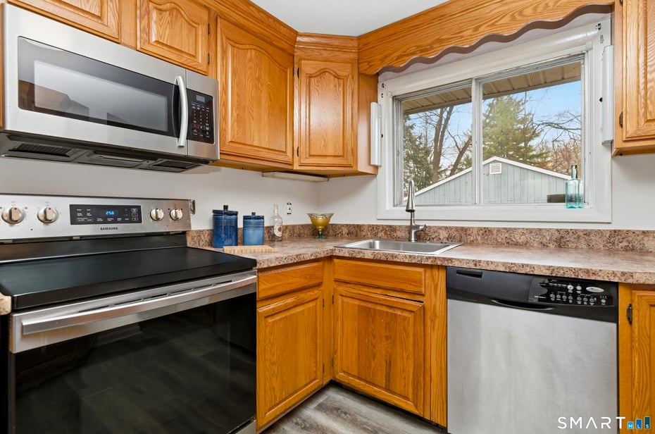 140 Cottage Grove Road Photo 24