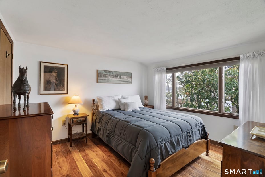 70-72 Lake View Avenue Photo 17