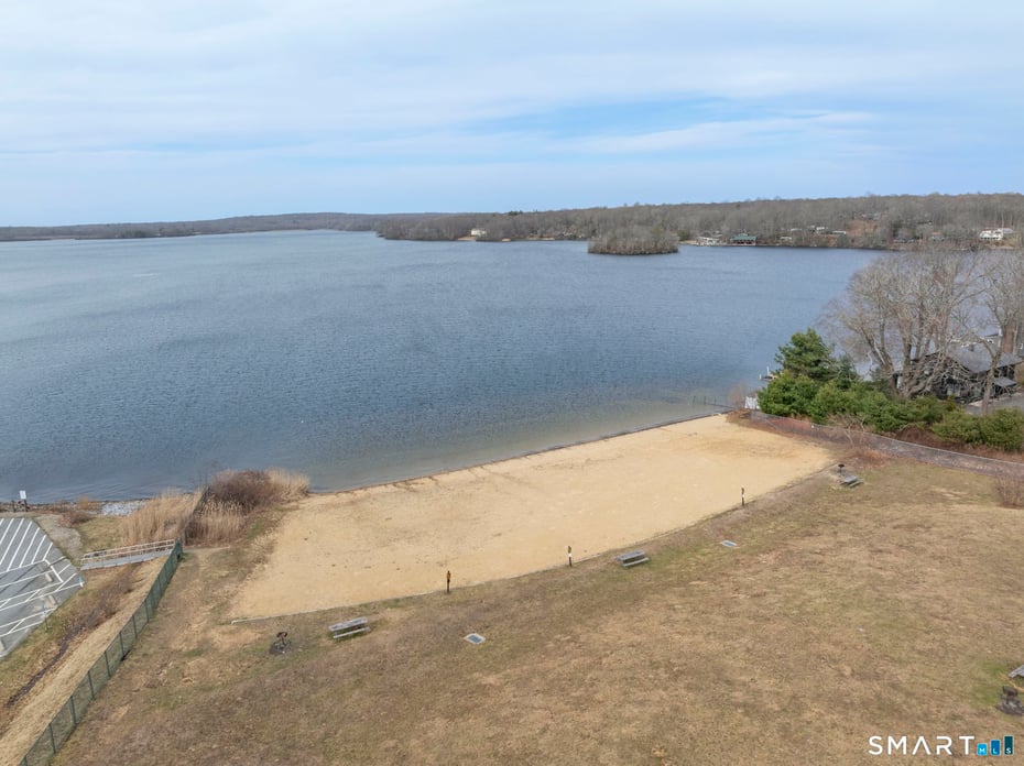 70-72 Lake View Avenue Photo 40