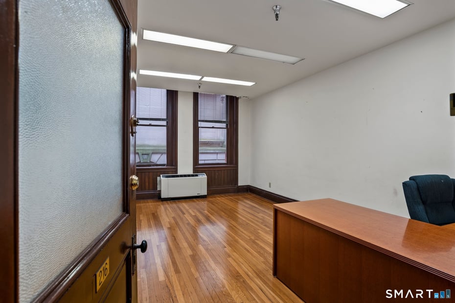 153 State Street Photo 19