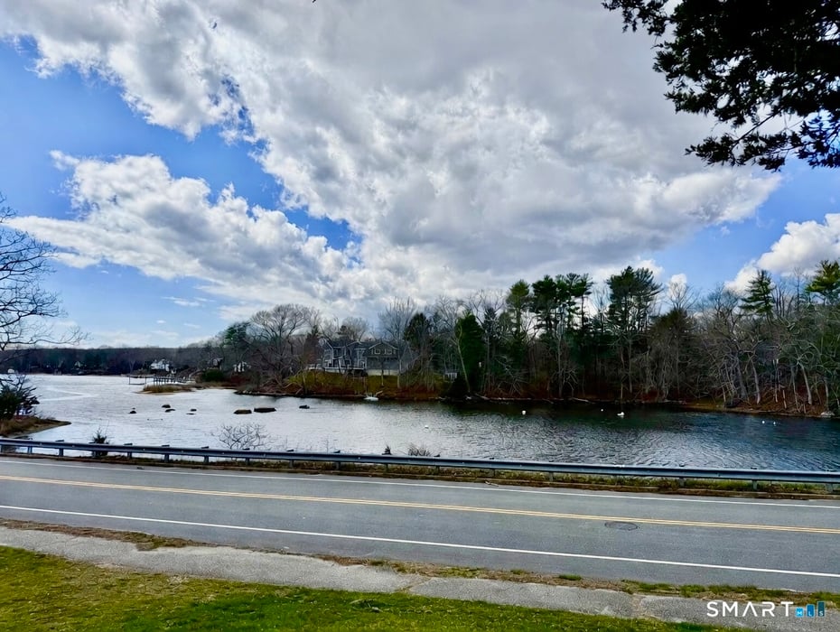 241 Niantic River Road Photo 33