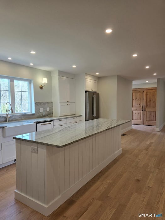 152 Davis Road Photo 4