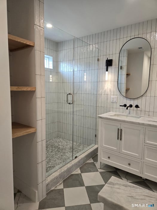 152 Davis Road Photo 14