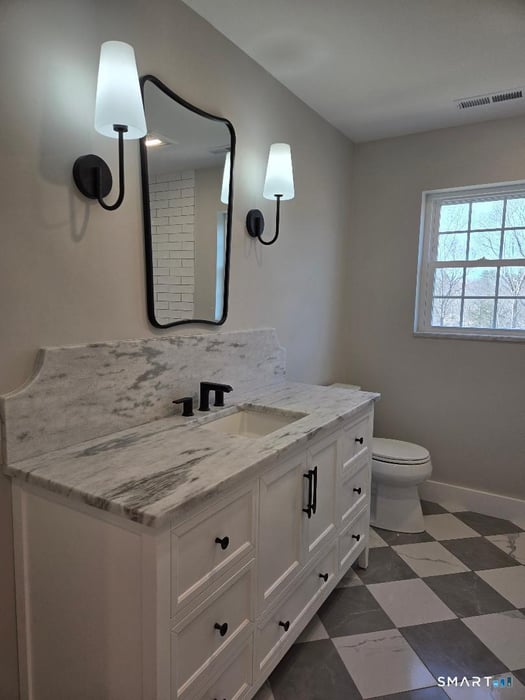 152 Davis Road Photo 17