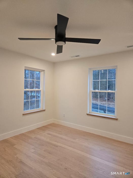 152 Davis Road Photo 24