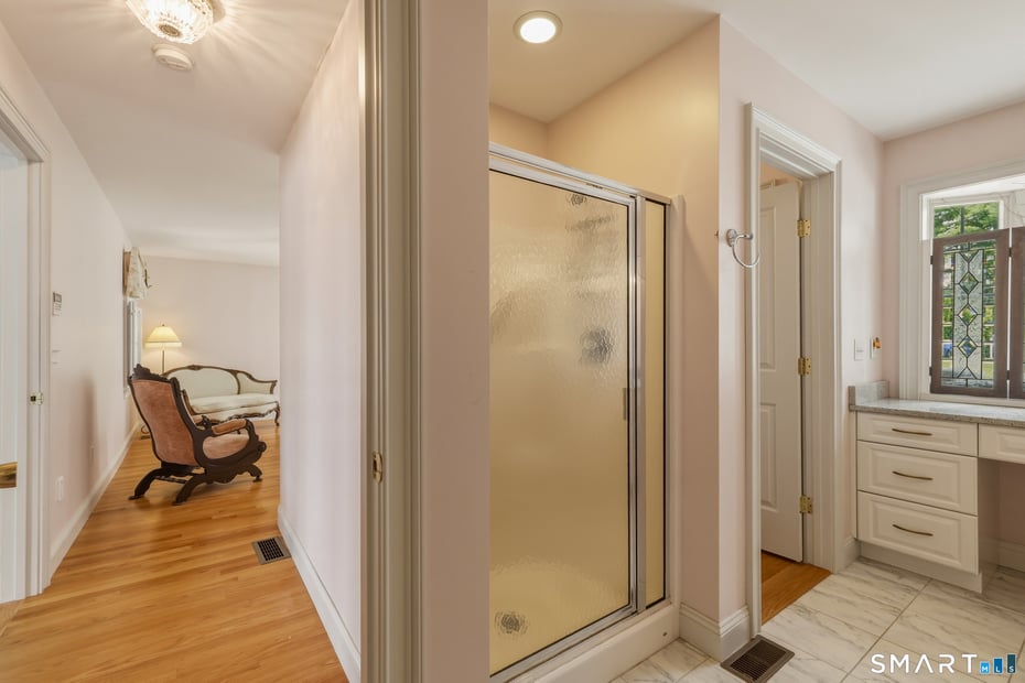 118 Kenwood Photo 18