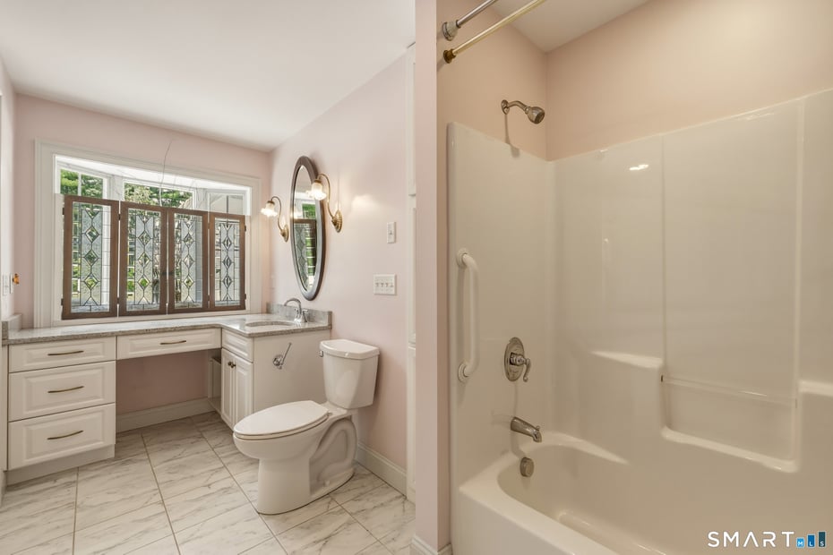 118 Kenwood Photo 19