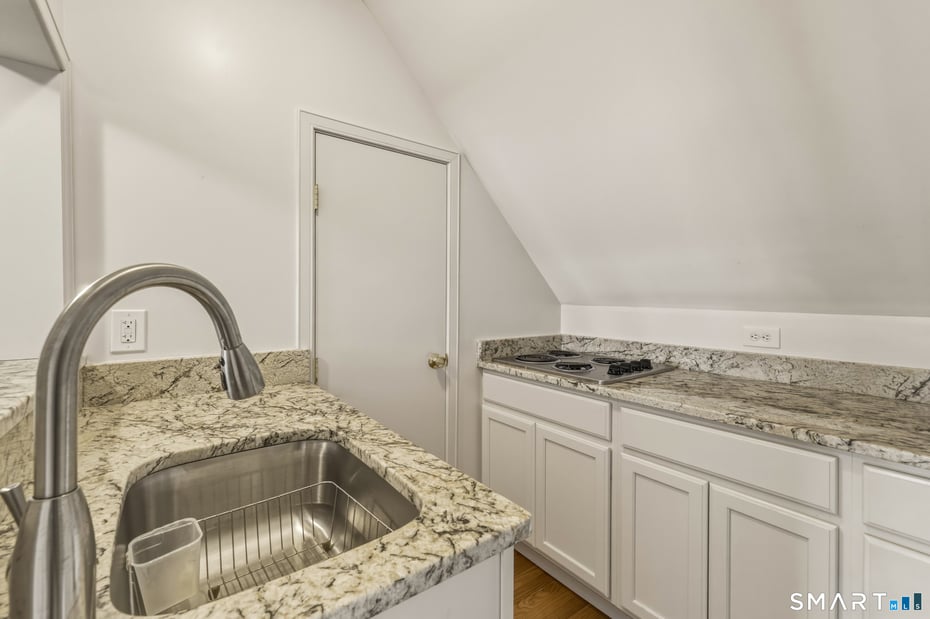 118 Kenwood Photo 31