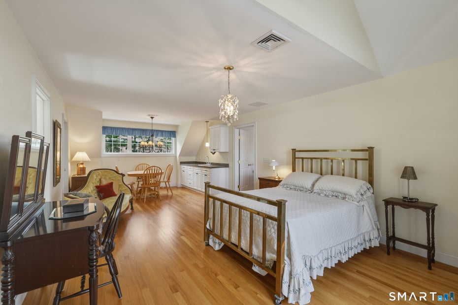 118 Kenwood Photo 38
