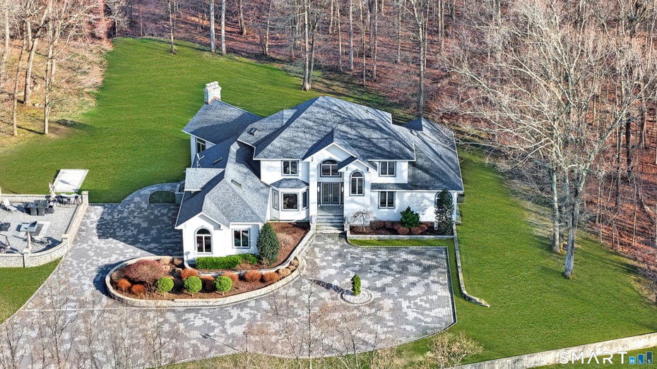 39 Golden Hill Lane Photo 2