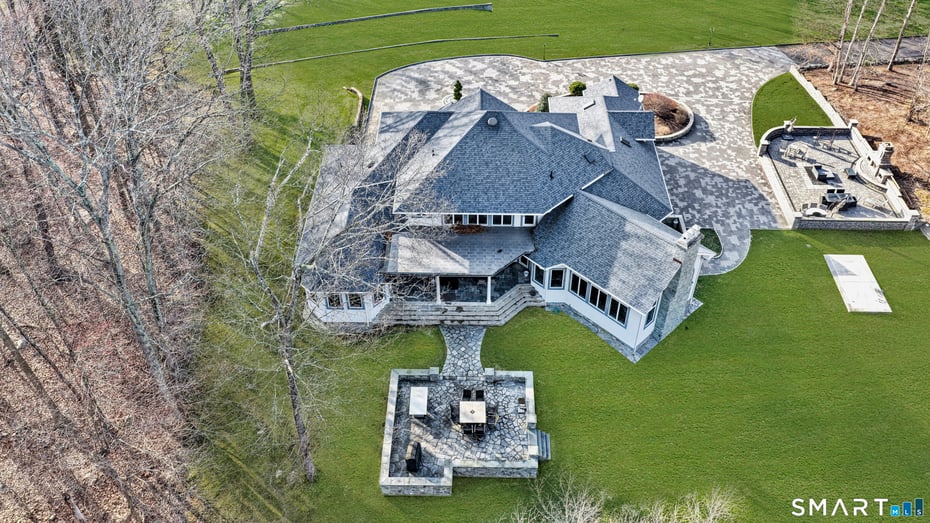 39 Golden Hill Lane Photo 3