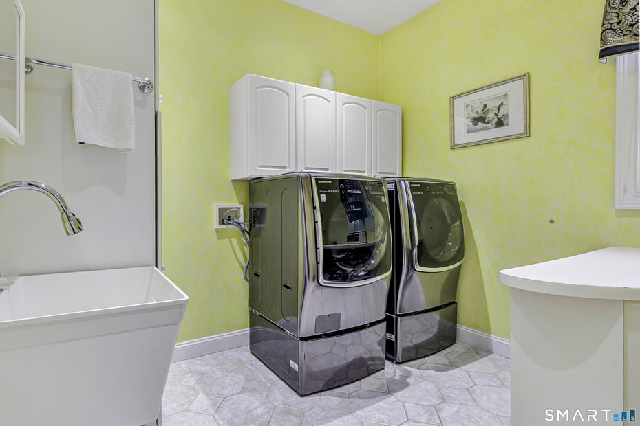 39 Golden Hill Lane Photo 16