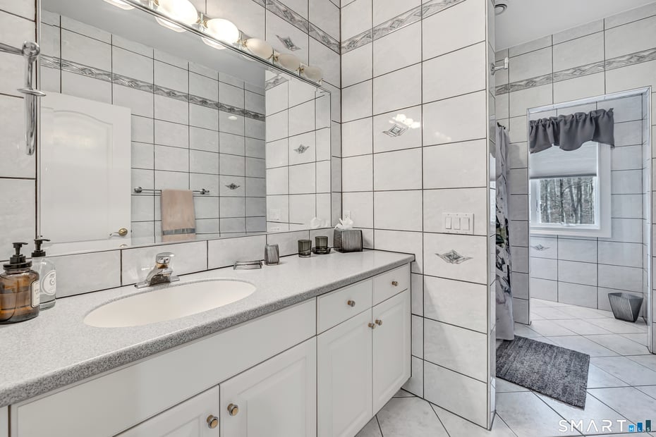 39 Golden Hill Lane Photo 23