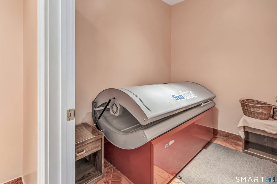 39 Golden Hill Lane Photo 25