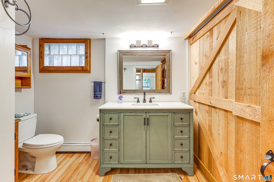 11 Stanton Street Photo 36