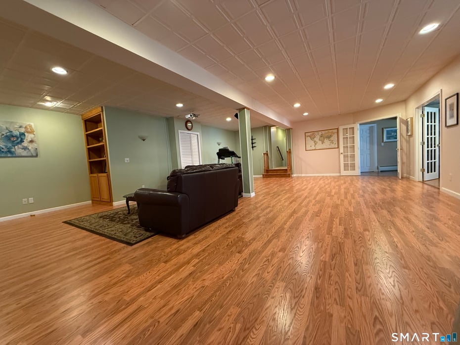 631 Avon Drive Photo 30