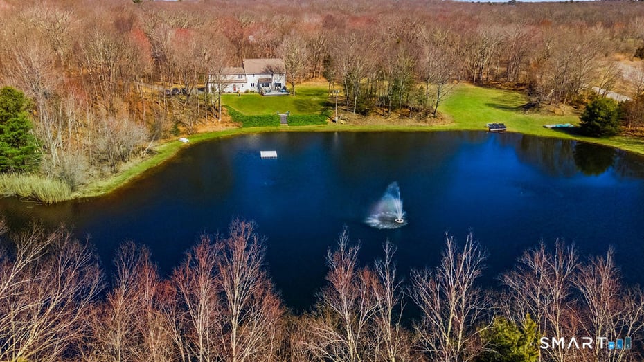 53 Oakridge Drive Photo 3