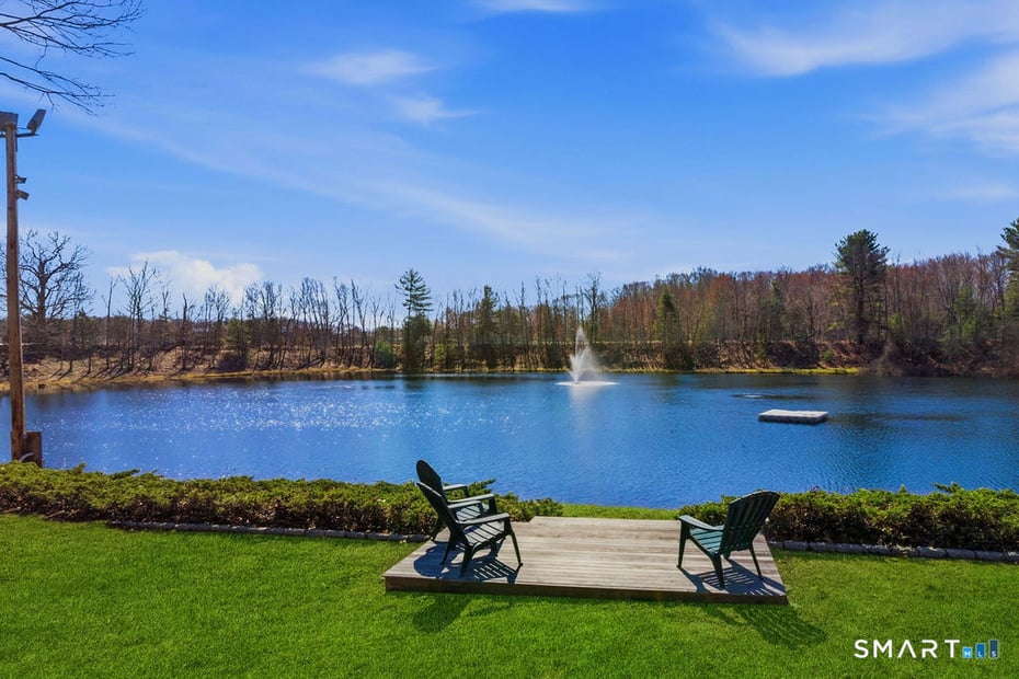 53 Oakridge Drive Photo 5