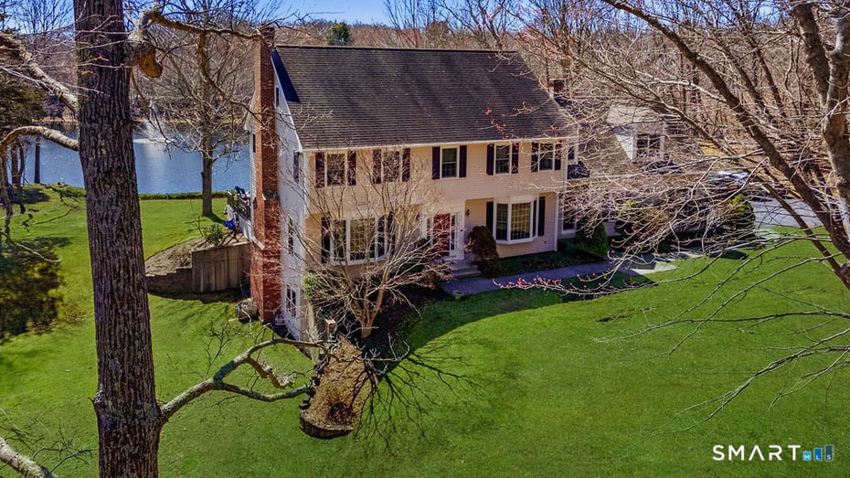 53 Oakridge Drive Photo 6