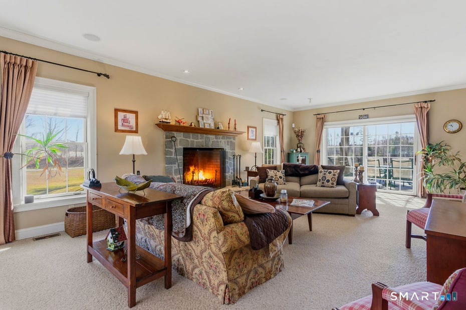 53 Oakridge Drive Photo 9