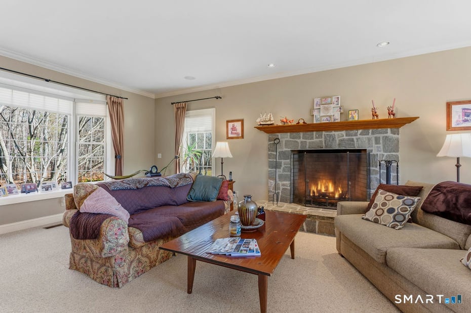 53 Oakridge Drive Photo 10