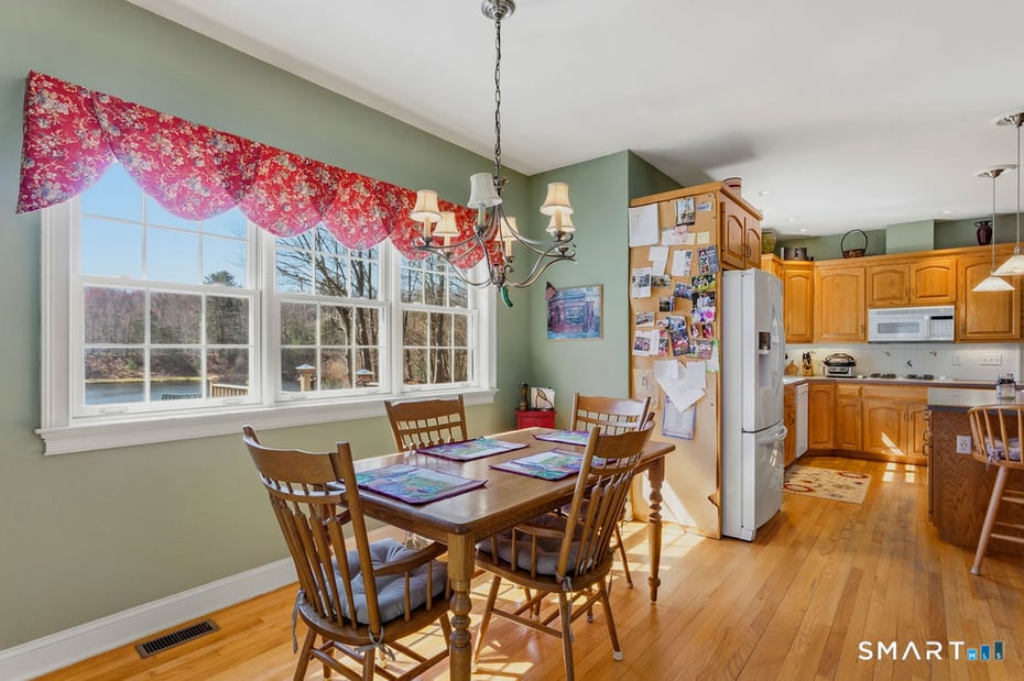 53 Oakridge Drive Photo 12