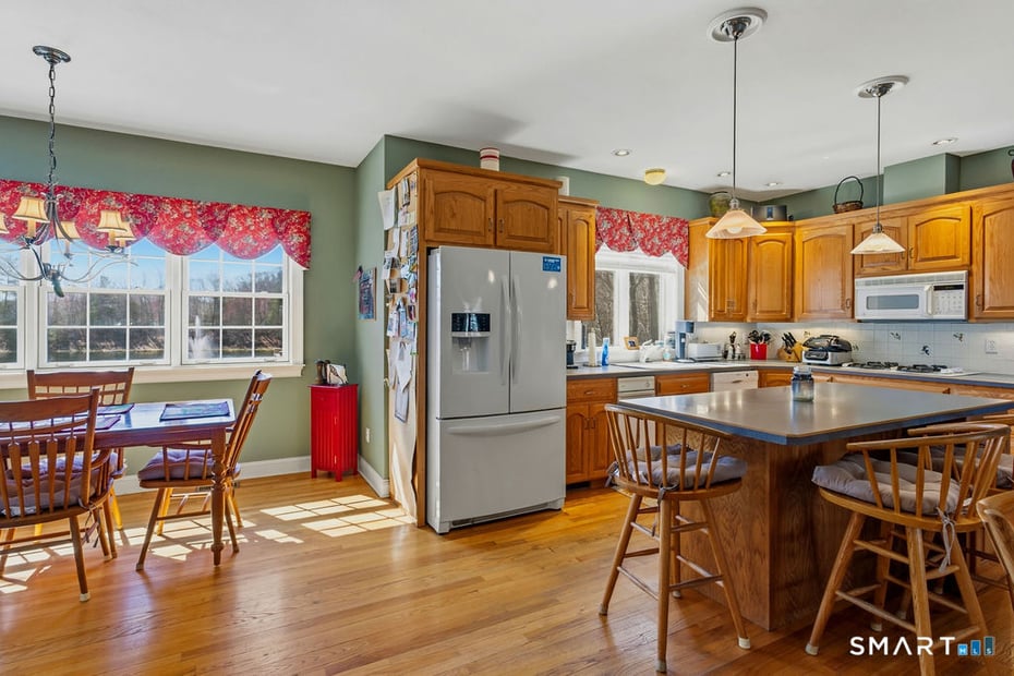 53 Oakridge Drive Photo 13