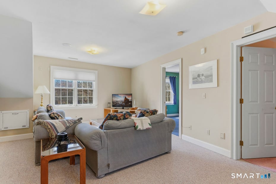 53 Oakridge Drive Photo 22