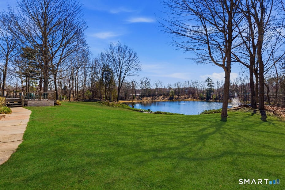 53 Oakridge Drive Photo 33