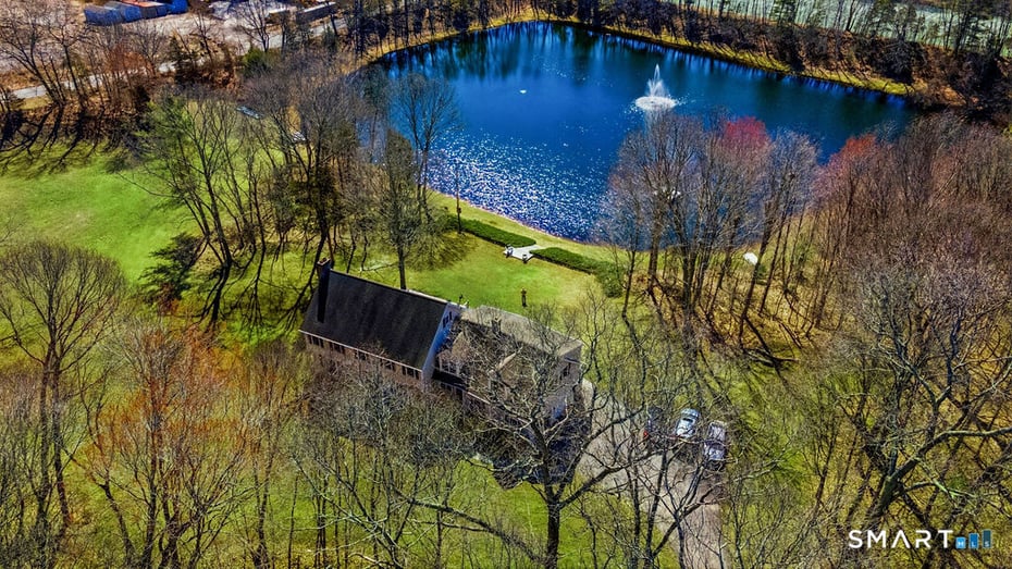 53 Oakridge Drive Photo 37