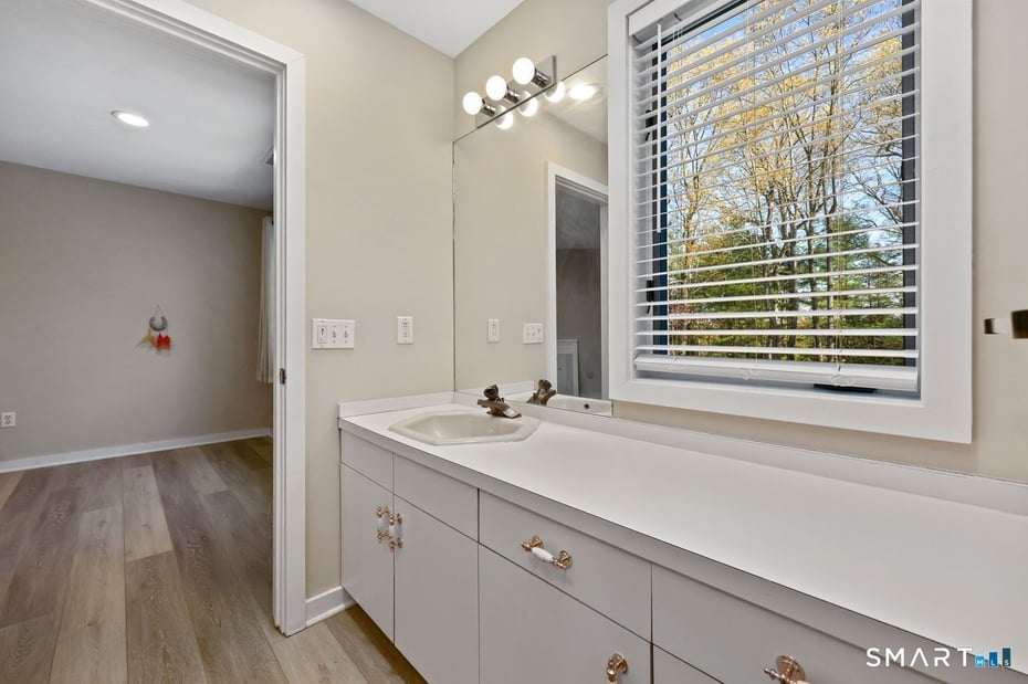 28 Strawberry Lane Photo 19
