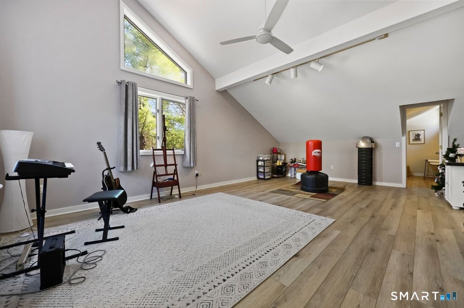 28 Strawberry Lane Photo 24