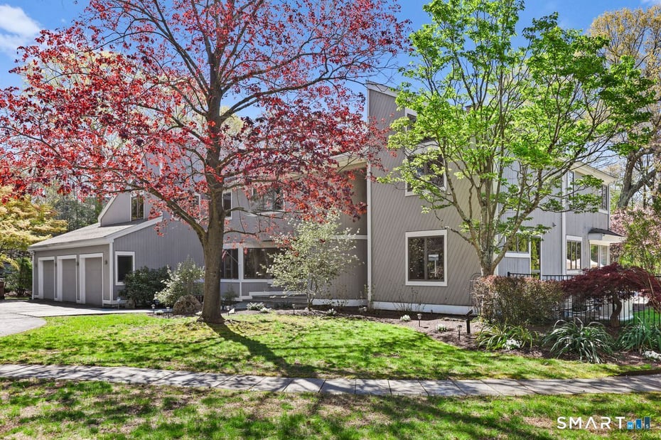 28 Strawberry Lane Photo 27