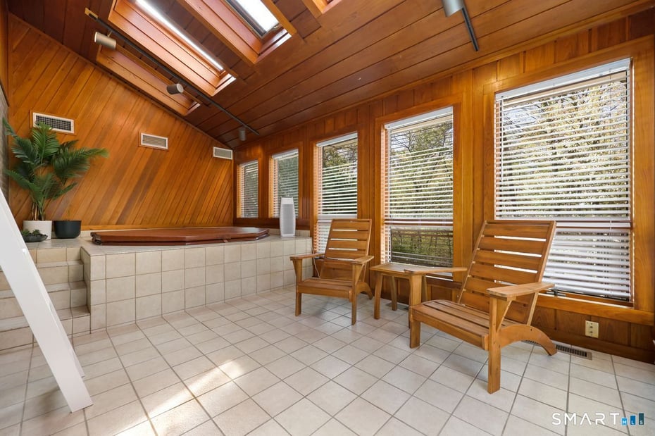28 Strawberry Lane Photo 29