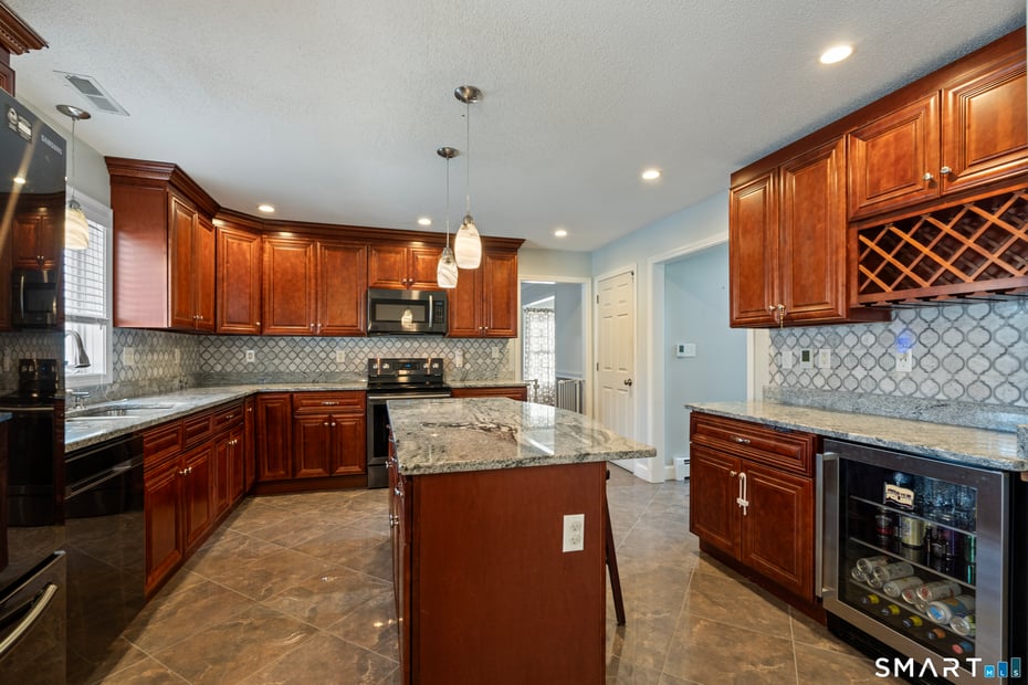 453 Burlington Road Photo 4