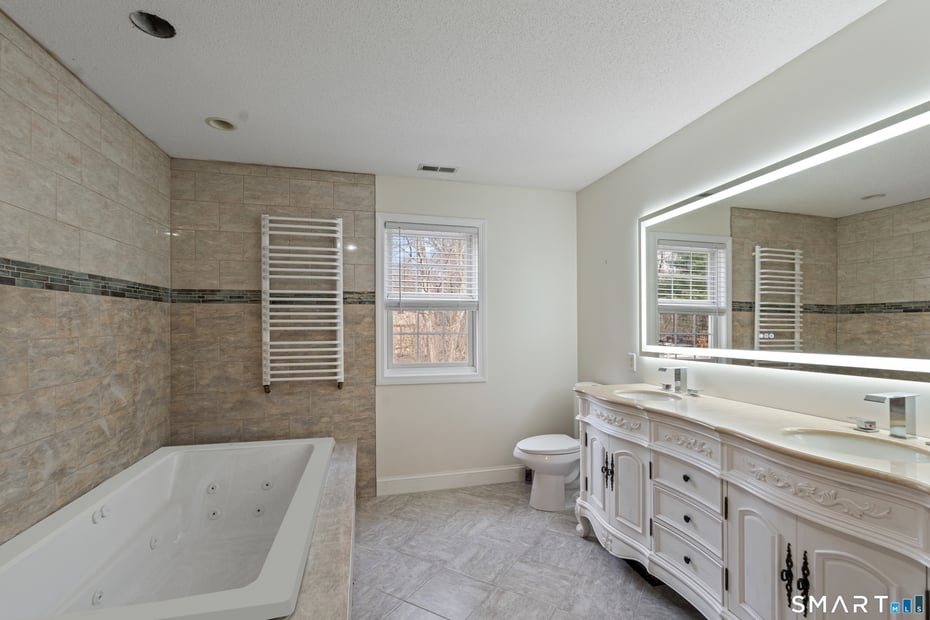 453 Burlington Road Photo 17