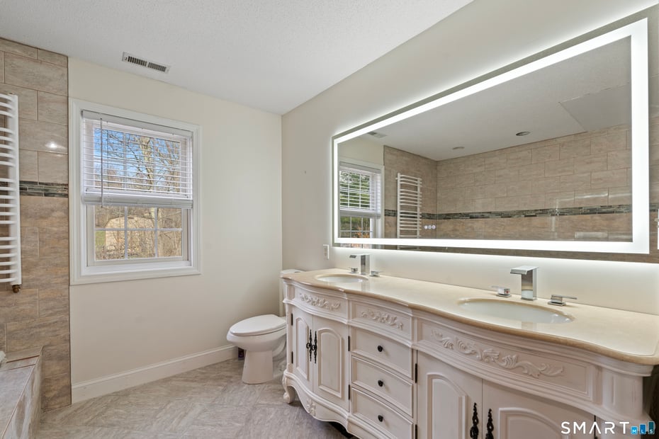 453 Burlington Road Photo 18