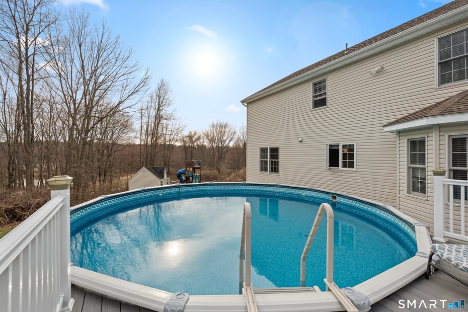 453 Burlington Road Photo 32