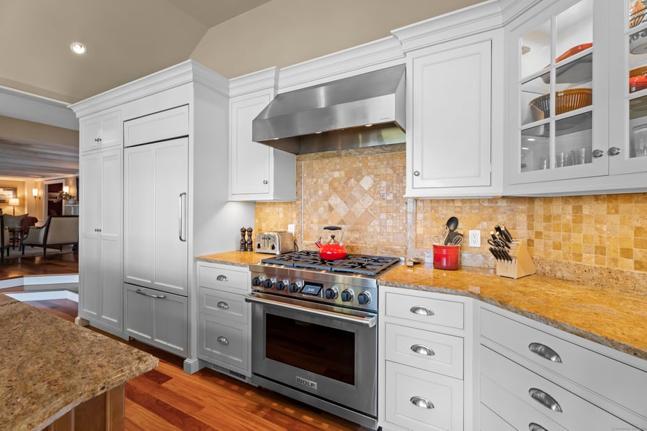 288 Middlesex Avenue Photo 9