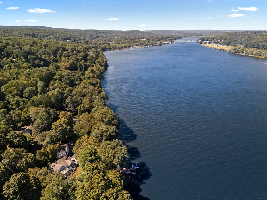 288 Middlesex Avenue Photo 33