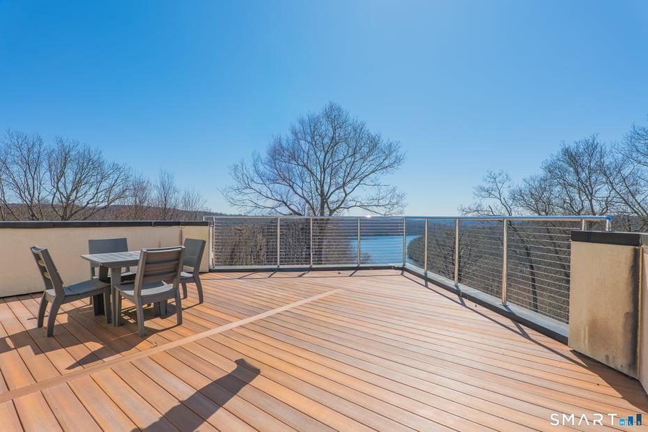 216 Kuhne Road Photo 3