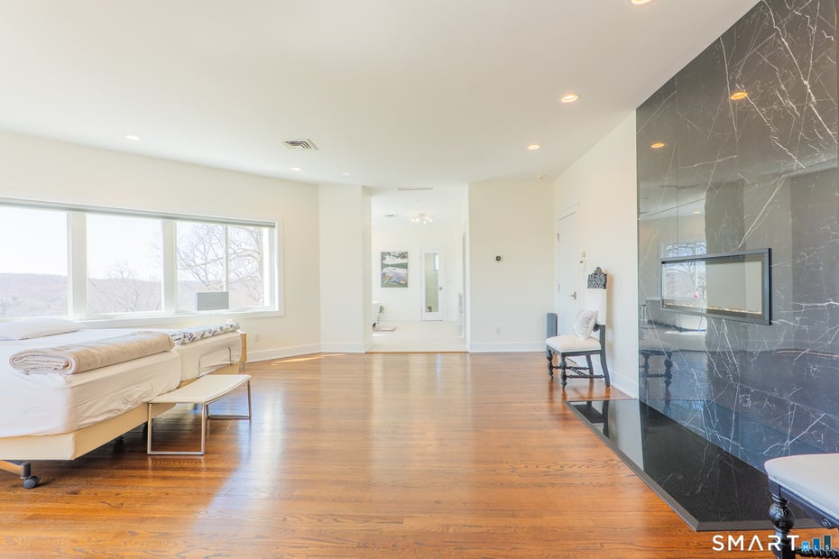 216 Kuhne Road Photo 17