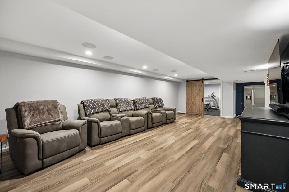 2 Gatehouse Road Photo 31